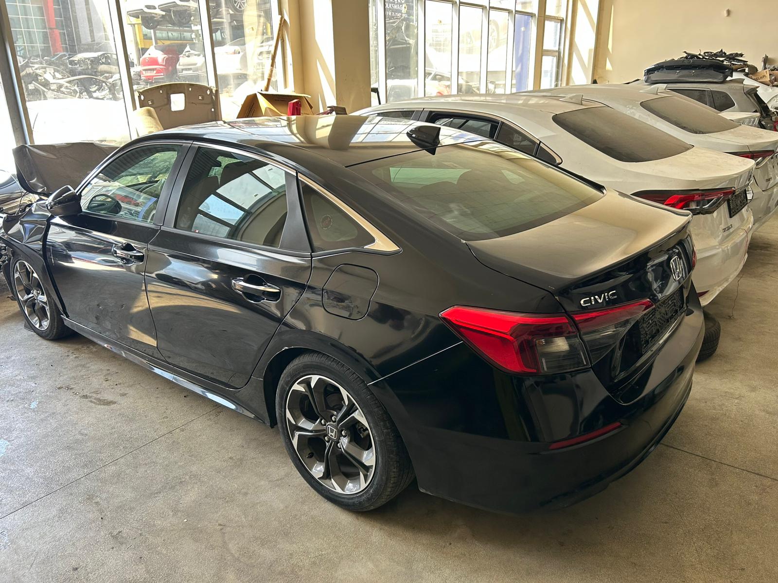 HONDA CIVIC FE1 ARKA TAMPON BAGAJ STOP ARKA ÇAMURLUK TAKIMI